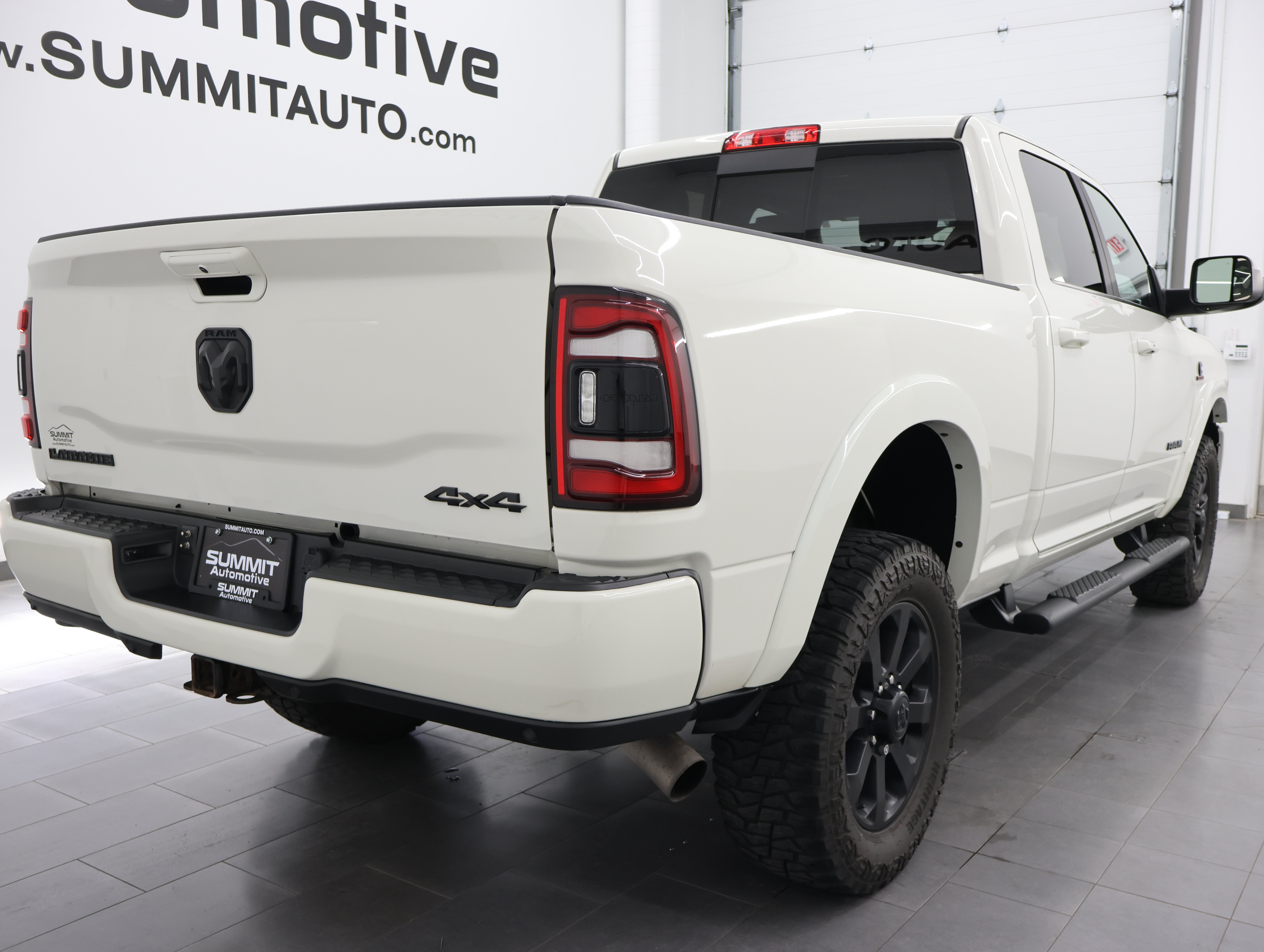 Used 2022 RAM 2500 Laramie w/ Night Edition AWD/4WD image 4