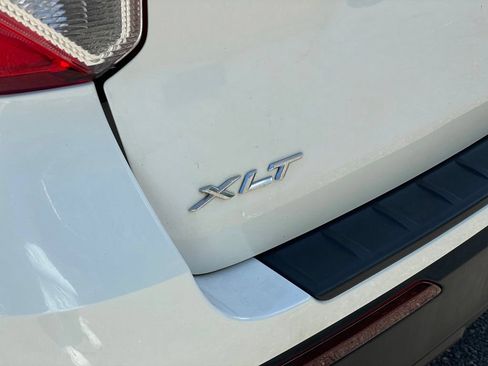 Used 2023 Ford Explorer XLT AWD/4WD image 26