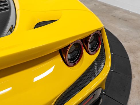 Certified 2022 Ferrari F8 Tributo RWD image 48