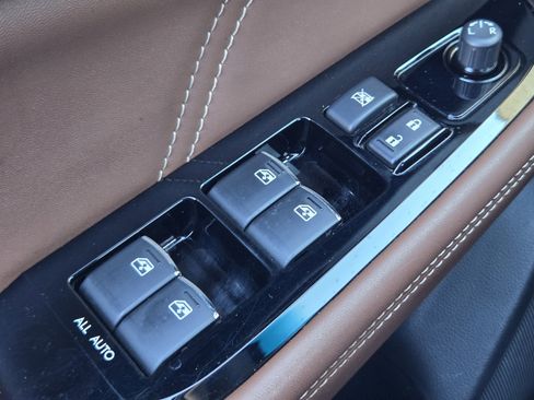 Used 2018 Subaru Outback 3.6R Touring image 34