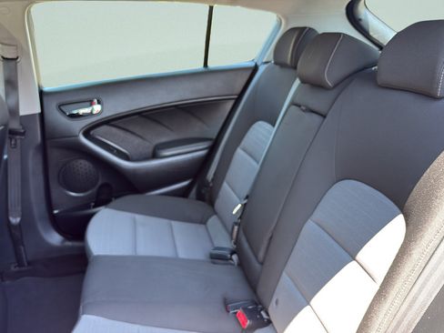 Used 2016 Kia Forte EX FWD image 16