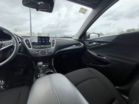 Used 2024 Chevrolet Malibu LT image 36