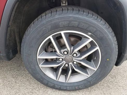 Used 2019 Jeep Grand Cherokee Limited image 27