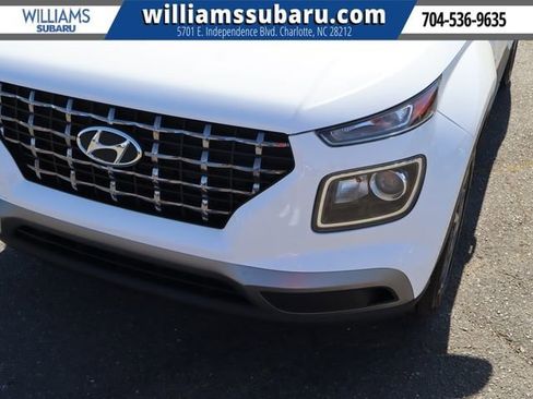 Used 2023 Hyundai Venue SEL w/ Cargo Package FWD image 10