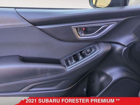 Used 2021 Subaru Forester Premium image 11