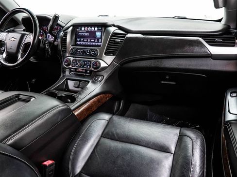 Used 2019 Chevrolet Suburban LT RWD image 22