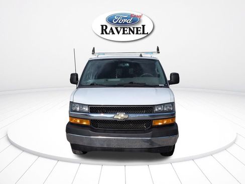 Used 2023 Chevrolet Express 2500 w/ Driver Convenience Package RWD image 9