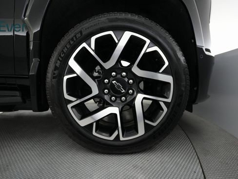 Used 2024 Chevrolet Silverado EV RST image 12