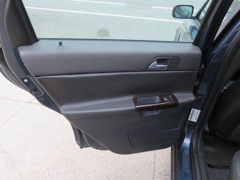 Used 2005 Volvo V50 2.4i image 26