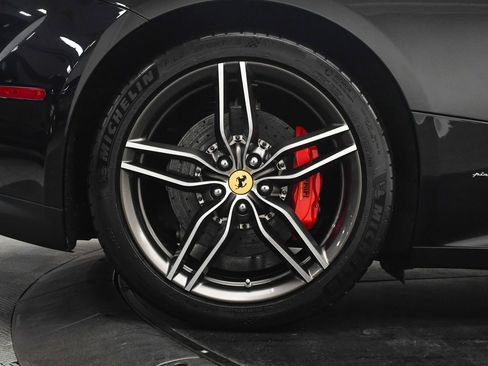 Certified 2016 Ferrari FF image 37