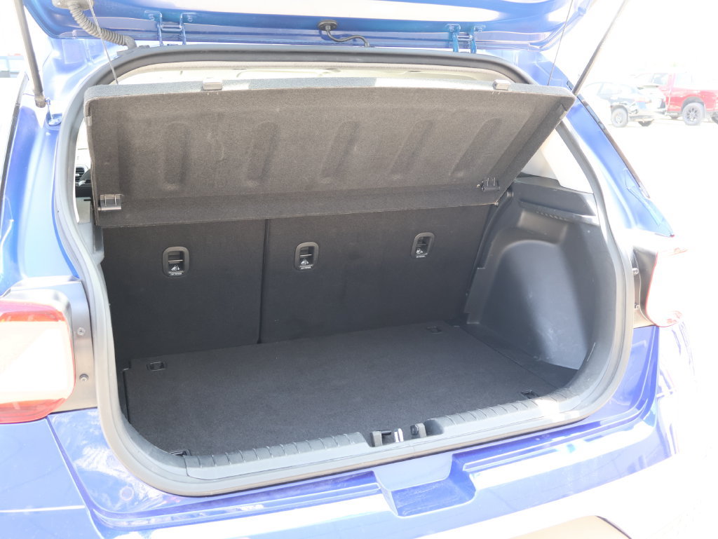 Used 2025 Hyundai Venue SEL FWD image 14
