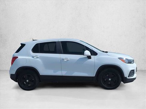 Used 2020 Chevrolet Trax LS w/ LPO, Protection Package FWD image 4