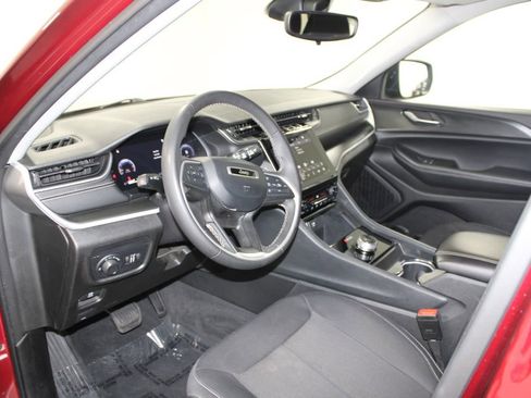 Used 2023 Jeep Grand Cherokee L Laredo image 22