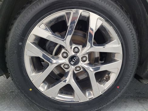 Used 2019 Kia Sorento SX image 31