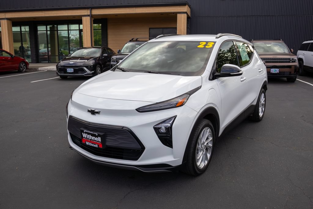 Used 2023 Chevrolet Bolt EUV LT FWD image 3