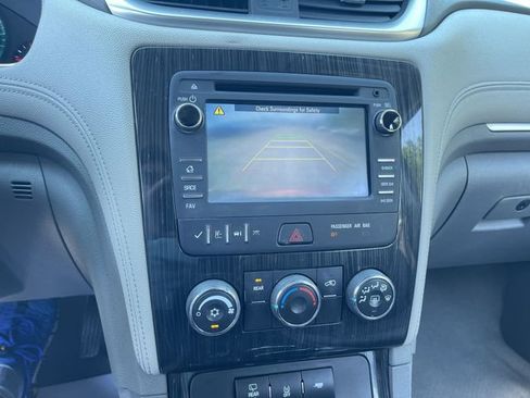 Used 2017 Chevrolet Traverse LT FWD image 14