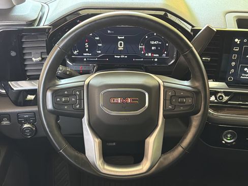 Used 2024 GMC Sierra 1500 Elevation AWD/4WD image 4