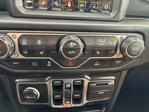 Used 2023 Jeep Wrangler Unlimited Sahara w/ Cold Weather Group AWD/4WD image 32