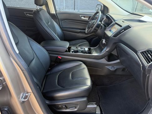 Certified 2020 Ford Edge Titanium image 29