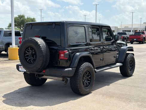 Used 2021 Jeep Wrangler Unlimited Sahara AWD/4WD image 9