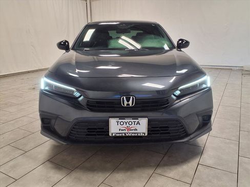 Used 2022 Honda Civic Sport image 2