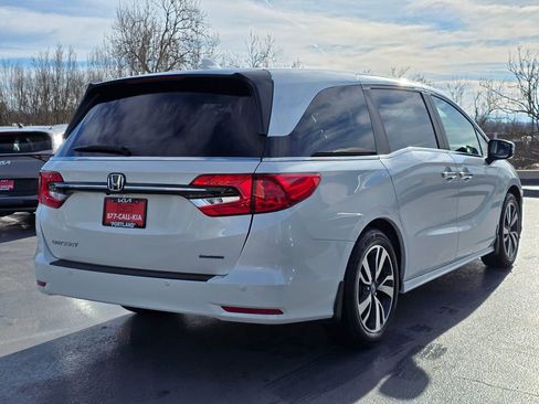 Used 2022 Honda Odyssey Touring image 3
