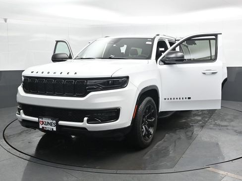 Used 2025 Jeep Wagoneer Series II image 55