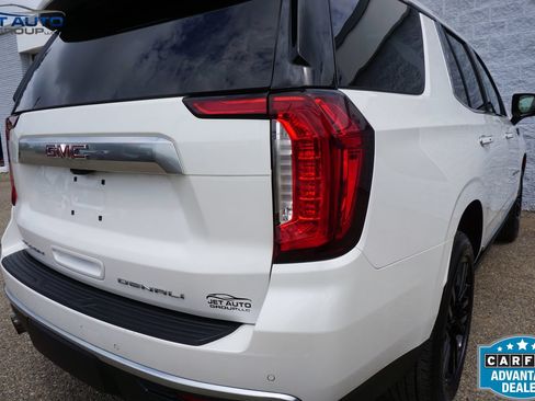 Used 2022 GMC Yukon Denali w/ Denali Ultimate Package AWD/4WD image 11