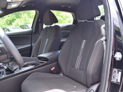 Used 2025 Hyundai Elantra Sport FWD image 18