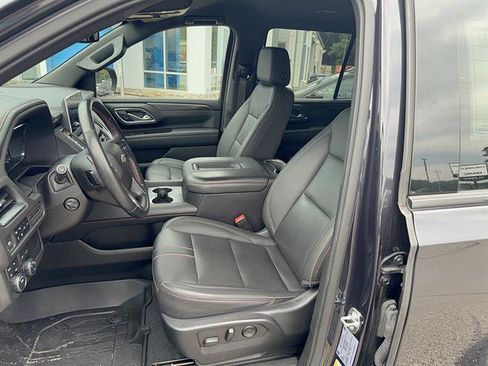 Used 2022 Chevrolet Tahoe RST w/ Luxury Package AWD/4WD image 9