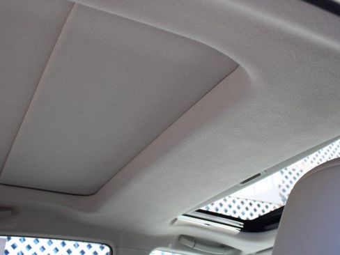 Used 2013 Toyota Venza Limited image 19