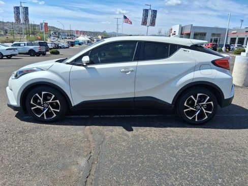 Used 2019 Toyota C-HR Limited image 2