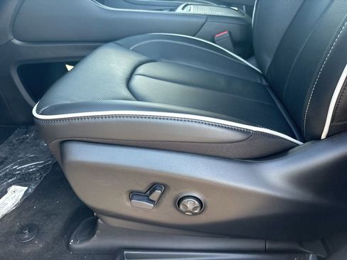 New 2026 Chrysler Pacifica Limited w/ S Appearance Package AWD/4WD image 17