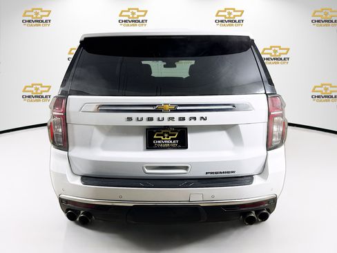 Used 2023 Chevrolet Suburban Premier image 6