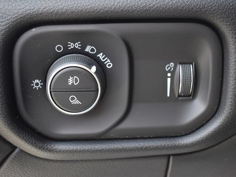 Used 2024 RAM 2500 Big Horn AWD/4WD image 26