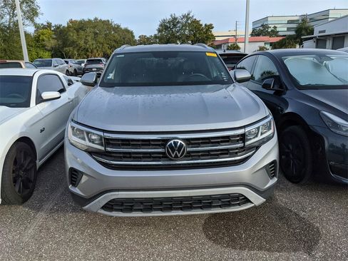 Used 2023 Volkswagen Atlas Cross Sport SE image 3