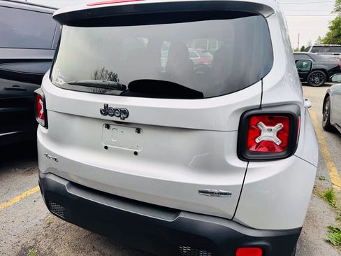 Used 2015 Jeep Renegade Latitude AWD/4WD image 6