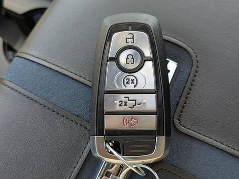 Used 2026 Ford F450 Platinum w/ FX4 Off-Road Package image 31