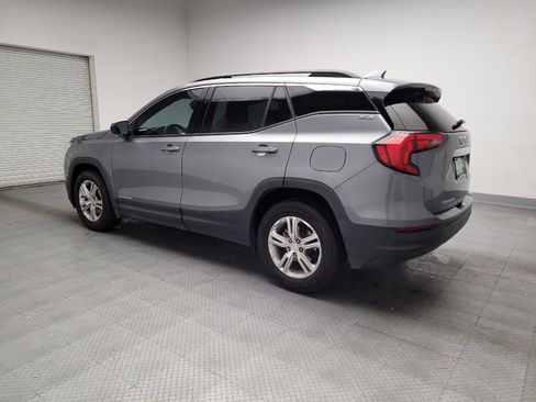 Used 2020 GMC Terrain SLE w/ Driver Convenience Package image 3