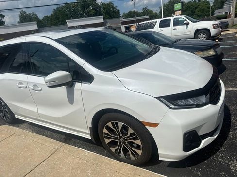 Used 2026 Honda Odyssey Elite image 2