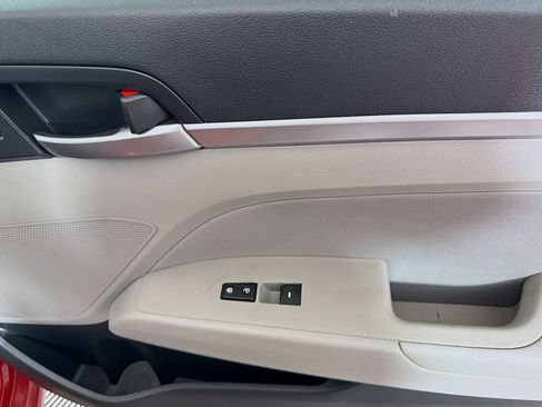 Used 2020 Hyundai Elantra SEL FWD image 30