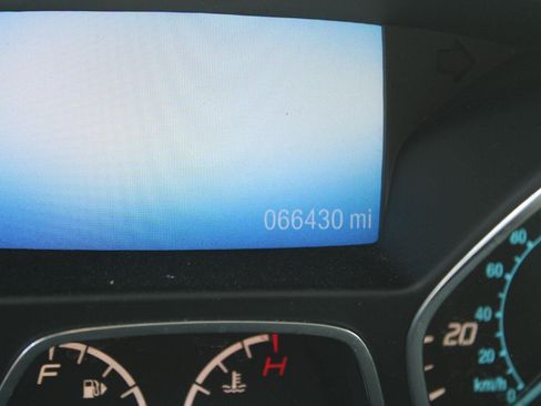 Used 2014 Ford Escape Titanium w/ Equipment Group 401A AWD/4WD image 10