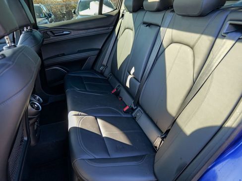 Used 2023 Alfa Romeo Stelvio Sprint image 28