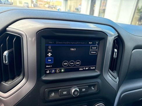 Used 2022 Chevrolet Silverado 1500 Custom Trail Boss w/ LPO, Dark Essentials Package AWD/4WD image 27