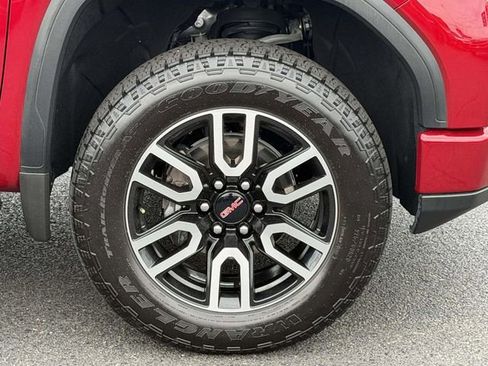 Used 2025 GMC Sierra 1500 AT4 w/ AT4 Premium Package AWD/4WD image 5