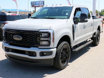 New 2026 Ford F250 Lariat w/ Black Appearance Package