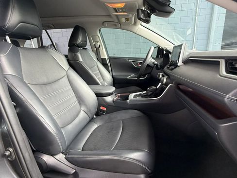 Used 2019 Toyota RAV4 Limited w/ Advanced Technology Package AWD/4WD image 20