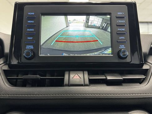 Used 2019 Toyota RAV4 XLE w/ Convenience Package FWD image 15