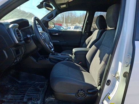 Certified 2018 Toyota Tacoma TRD Sport image 13