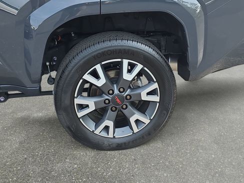 Used 2025 Toyota 4Runner TRD Sport Premium AWD/4WD image 32